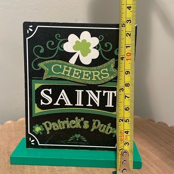 Lot of St. Patrick’s Day Decor - Picture 4 of 4